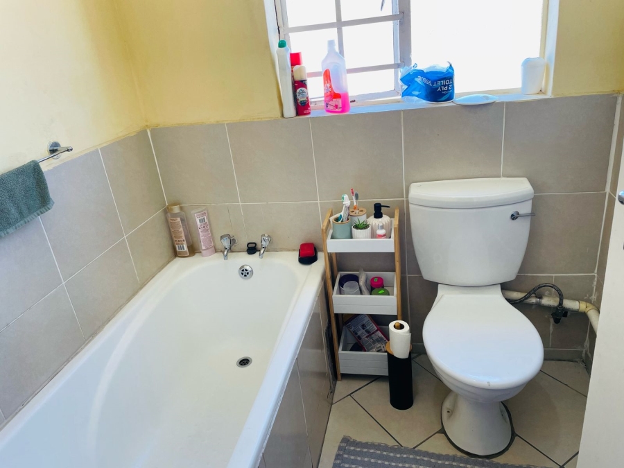 1 Bedroom Property for Sale in Rustenburg Central North West